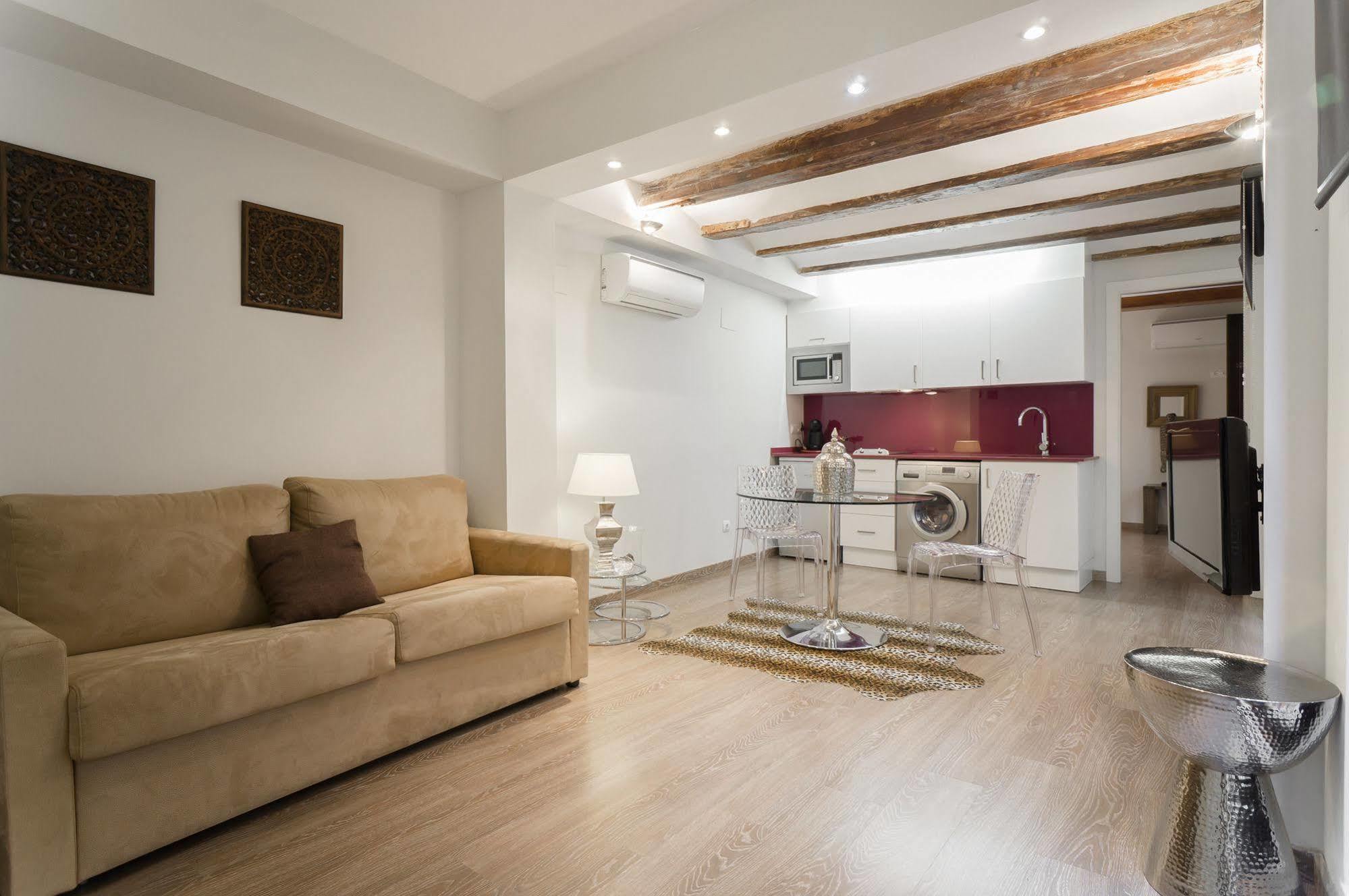 Kirei Apartment Sombrereria บาเลนเซีย ภายนอก รูปภาพ