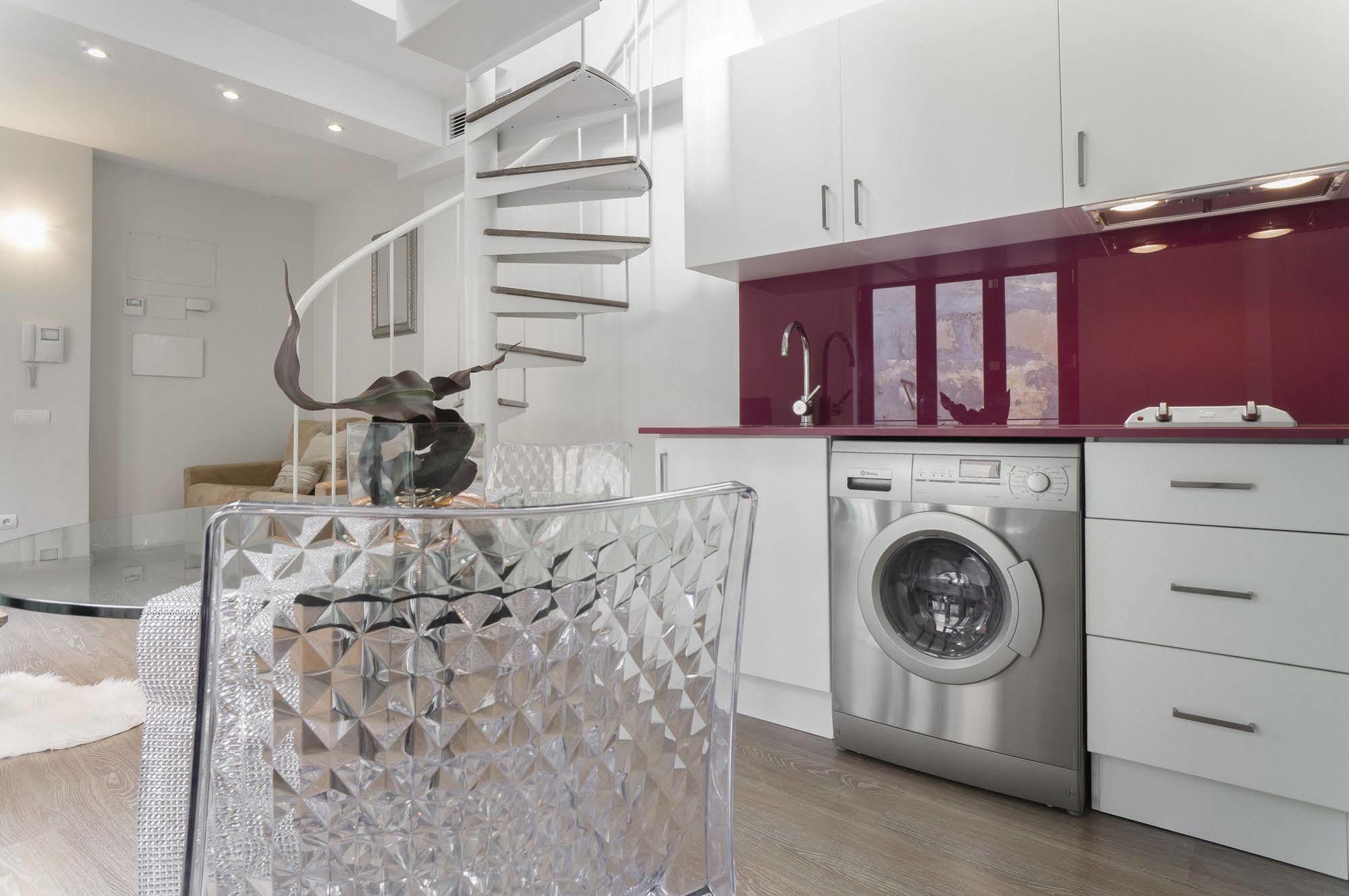 Kirei Apartment Sombrereria บาเลนเซีย ภายนอก รูปภาพ